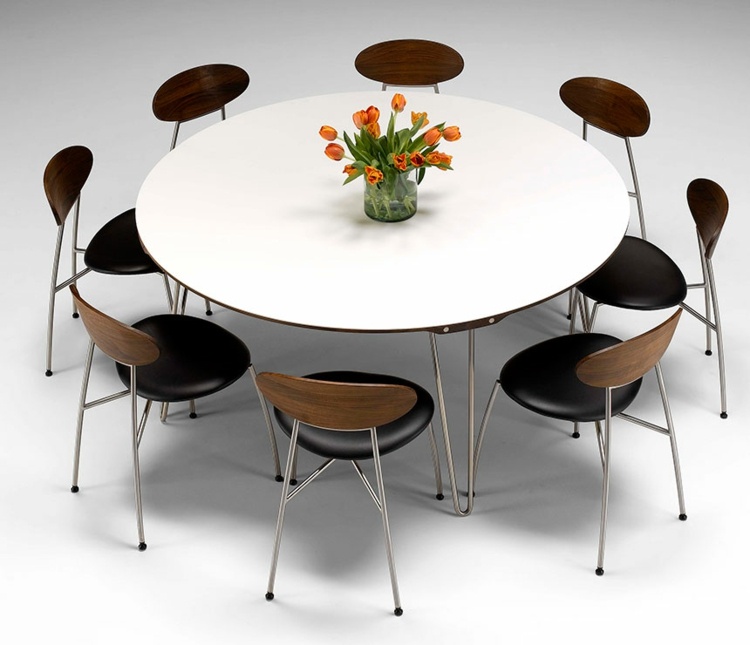 table-et-chaises-salle-manger-forme-ronde-deco-fleurs