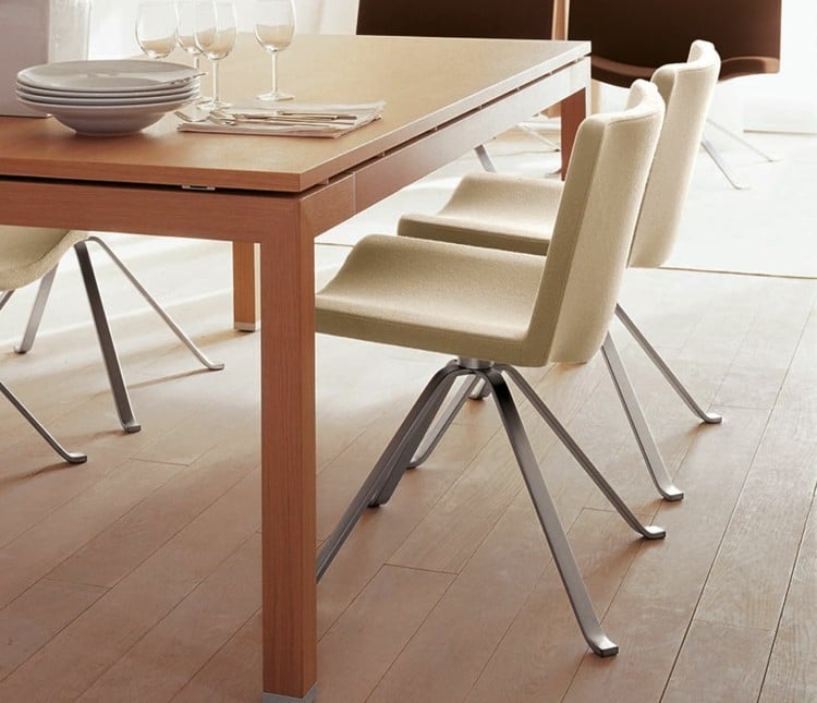 table-et-chaises-salle-manger-materiau-bois-idees