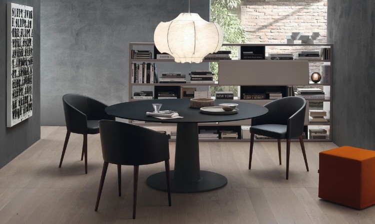 table-ronde-noir-mat-chaises-assorties-suspension-design-tabouret