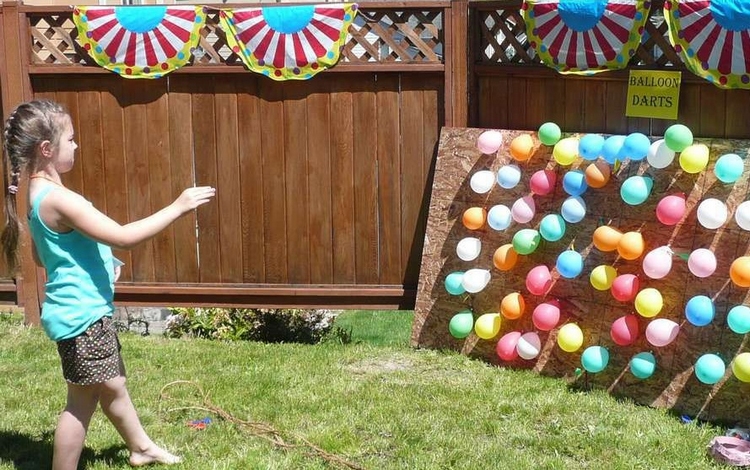 activités-manuelles-jeux-enfants-plein-air-jeux-flèchettes-ballons