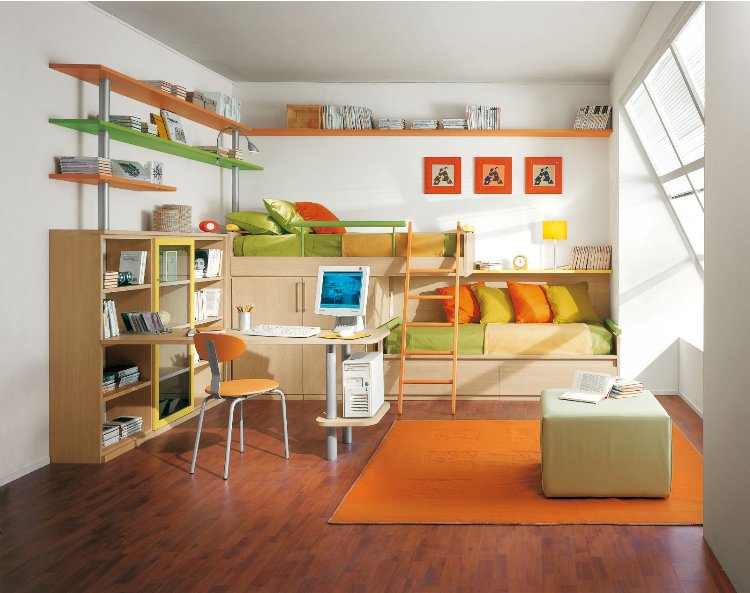 chambre ado peinture-blanche-tapis-orange-mobilier-bois