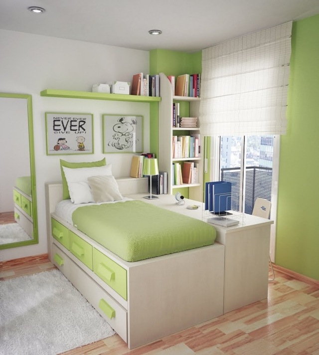 chambre-ado-petit-espace-idees-vert-menthe-blanc-coussins-etageres-murales-revetement-sol-parquet-flottant