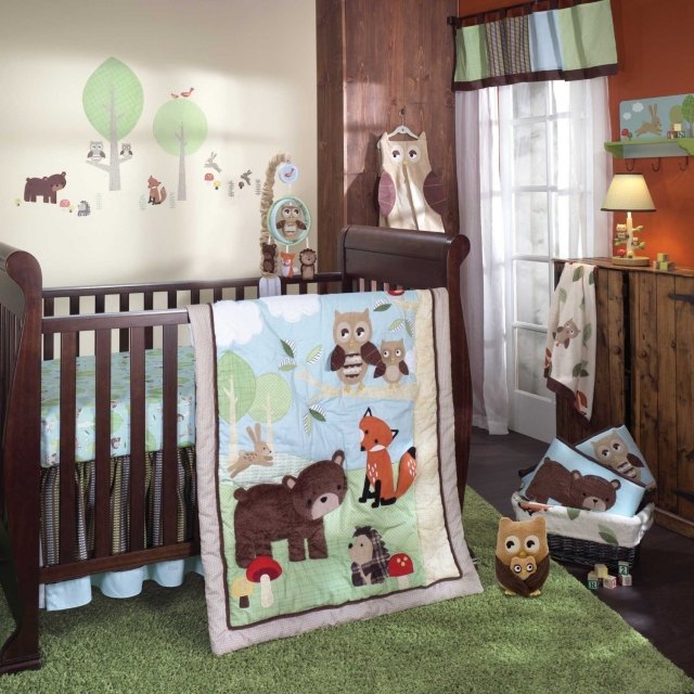 chambre-de-bébé-deco-theme-animaux-lit-tapis