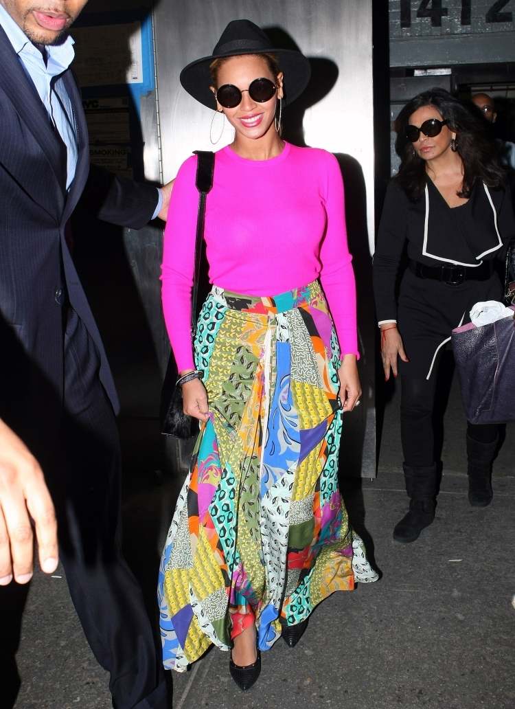 chapeau fedora jupe-blouse-idee-mode-femme-accessoire-Beyoncé