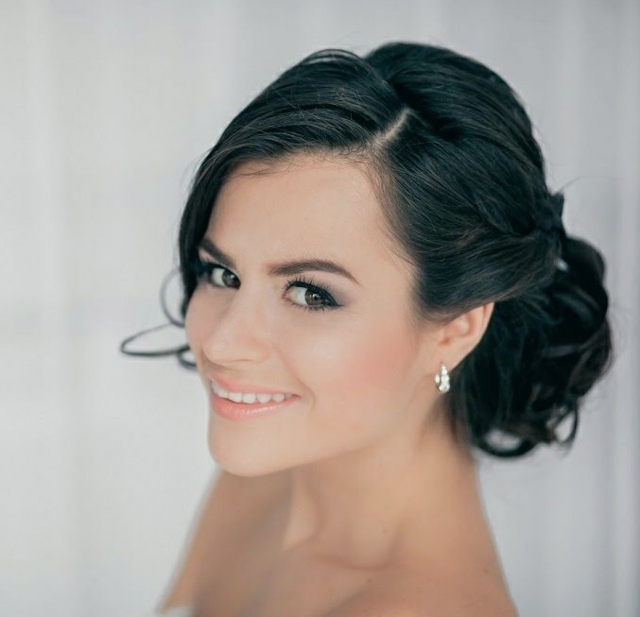 coiffure mariage cheveux longs chignon c%C3%B4t%C3%A9 frange