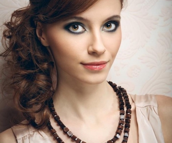 Coiffure pour cheveux mi long en 80 idées chic et élégantes