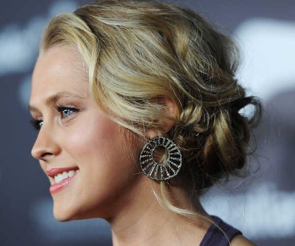 Coiffure pour cheveux mi long en 80 idées chic et élégantes
