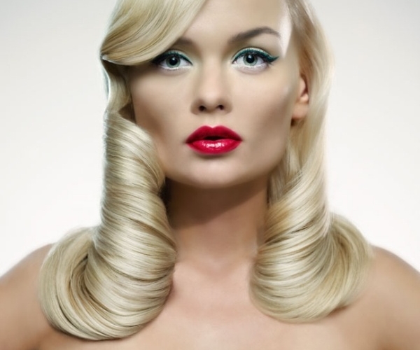 Coiffure pour cheveux mi long en 80 idées chic et élégantes