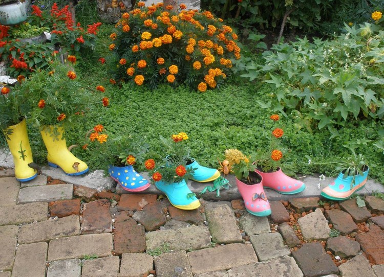 décoration jardin bottes-chaussures-pots-fleurs
