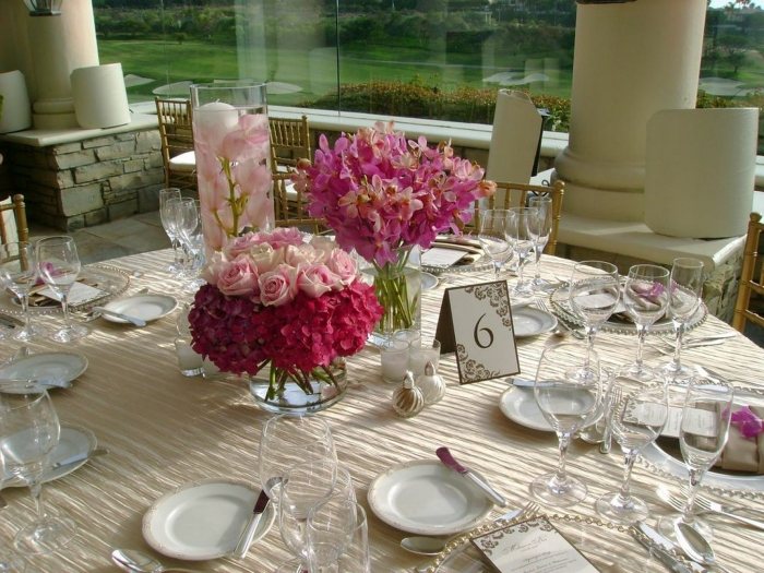 15 idées de centres de table avec fleurs  Table mariage nature, Decoration  table mariage champetre, Deco champetre anniversaire
