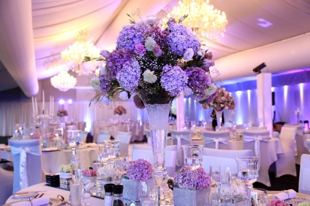 deco-mariage-table-centre-table-vertical-petits-bouquets
