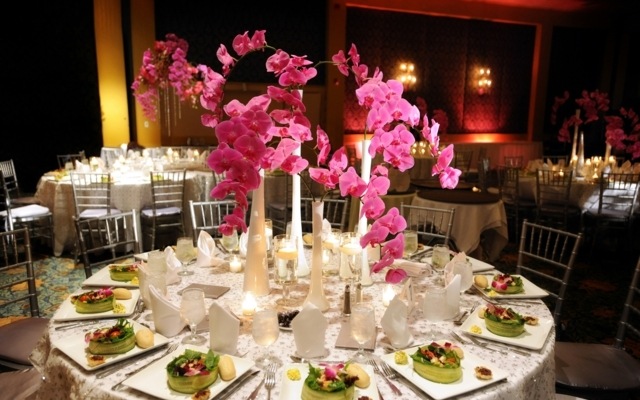 deco-mariage-table-orchidée-roses-bougies déco de mariage