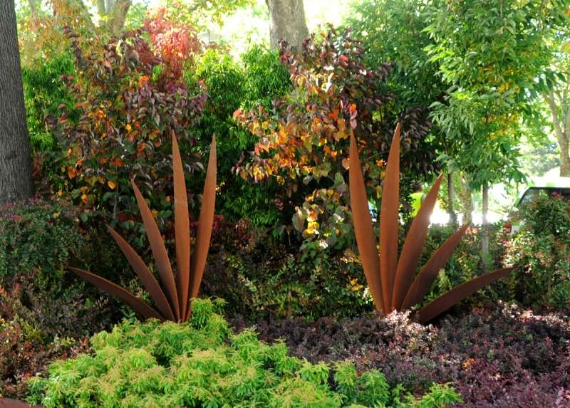 decoration-jardin-sculpture-acier-corten-feuilles