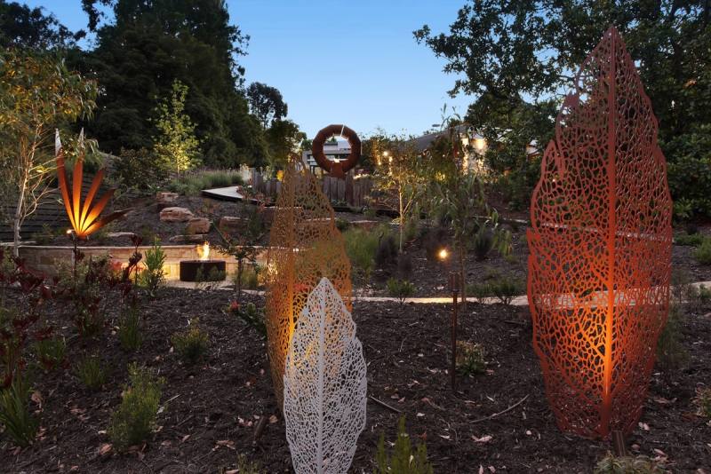 decoration-jardin-sculptures-contemporaines-feuilles-acier-corten décoration jardin