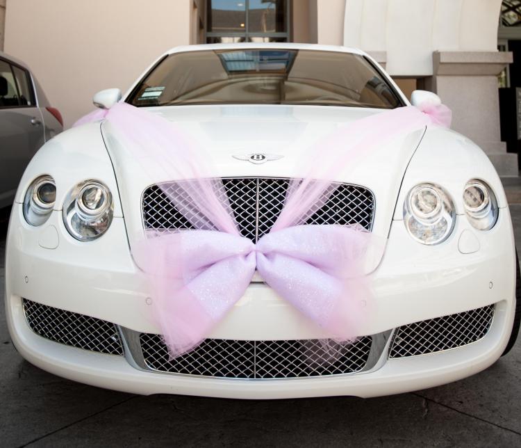 decoration-voiture-mariage-Bentley-ruban-délicat-rose-pâle décoration voiture mariage