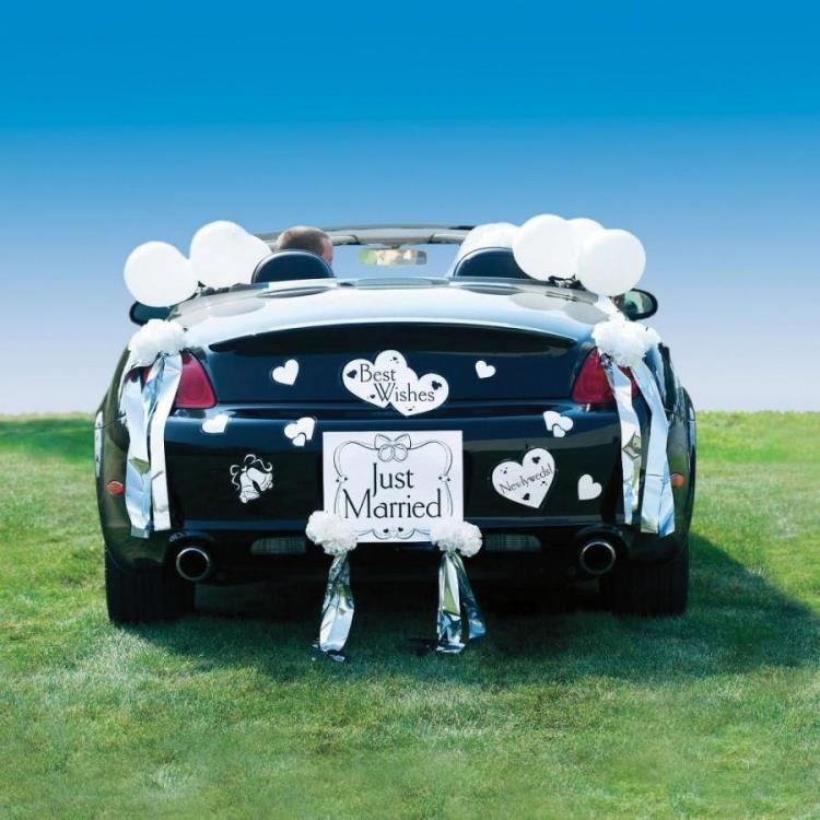 decoration-voiture-mariage-Just-Married-ballons-coeurs-stickers-fleurs