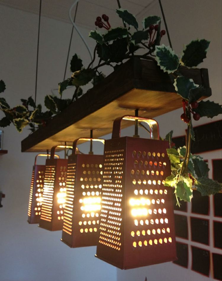 30 idées créatives et originales de diy déco en vieux objets Lustres Créatif Cuisine