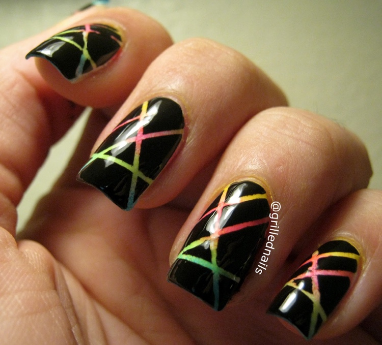 Déco ongles avec bande de striping tape en 30 inspirations!