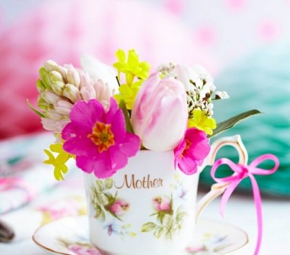 déco-table-fête-mères-tasse-café-fleurs-printanières