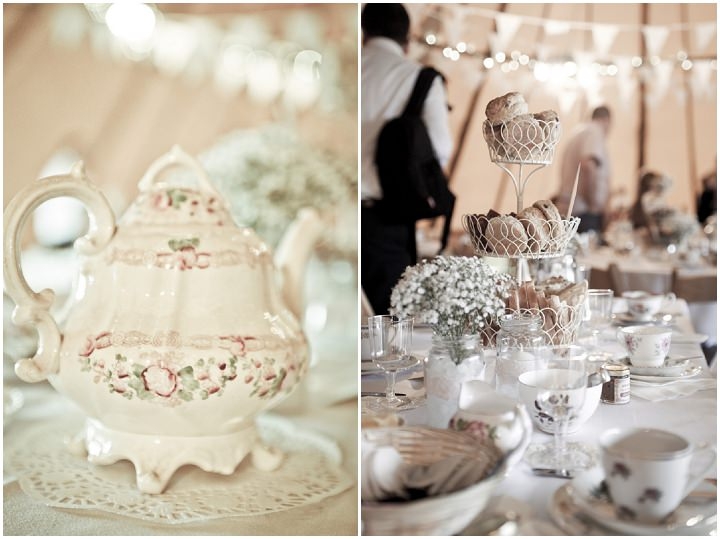 déco-table-mariage-théière-porcelaine-présentoir-gâteaux-vintage