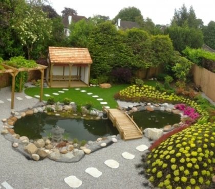 faire-bassin-de-jardin-pas-japonais-pergola-bois-deco-exterieure