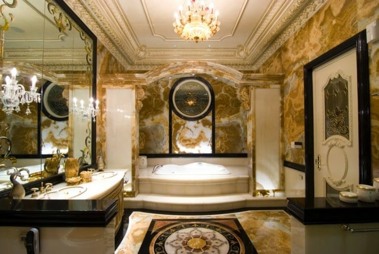 grande-salle-bain-luxe-exotique-blanc-noir-or
