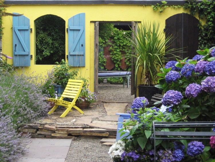 gravier-decoratif-hortensia-chaise-pliable-jaune