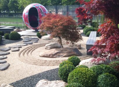 gravier-decoratif-idees-deco-pas-japonais-plantes-erable