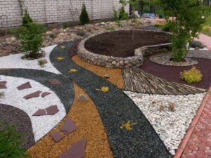 gravier-décoratif-concassé-galets-pierres-arbres