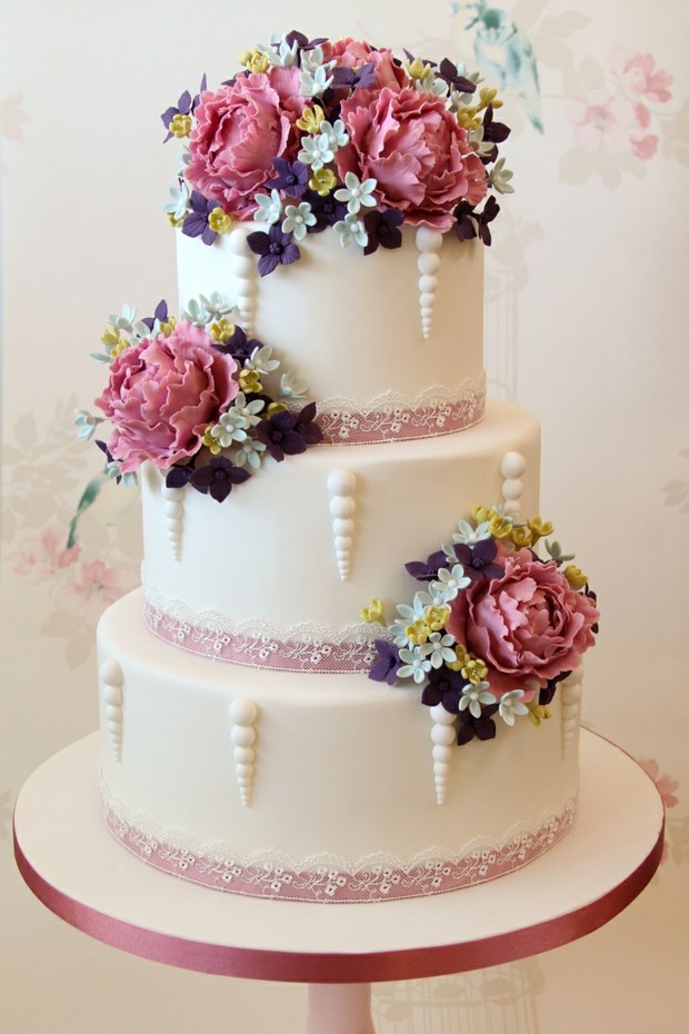 gâteau-mariage-américain-3-étages-décoré-fleurs-sucre