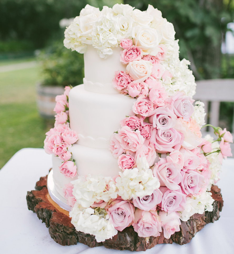 gâteau-mariage champêtre roses-présentoir-tranche-tronc-arbre