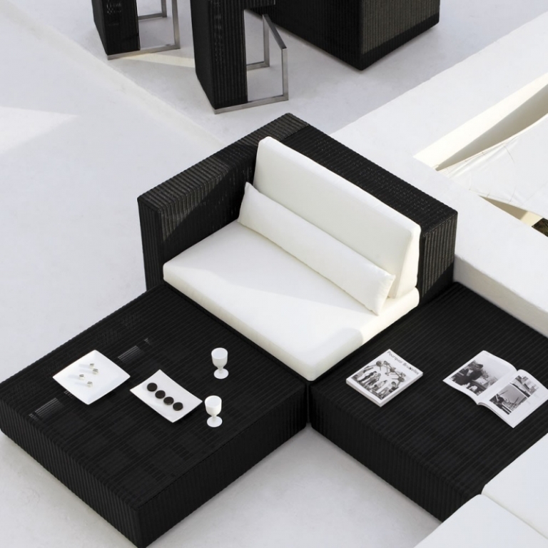 idée-fauteuil-jardin-lounge-tables-résine-tressée-noire