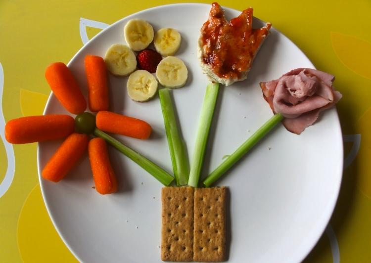 idées-repas-légumes-carrottes-bananes-formes-fleurs