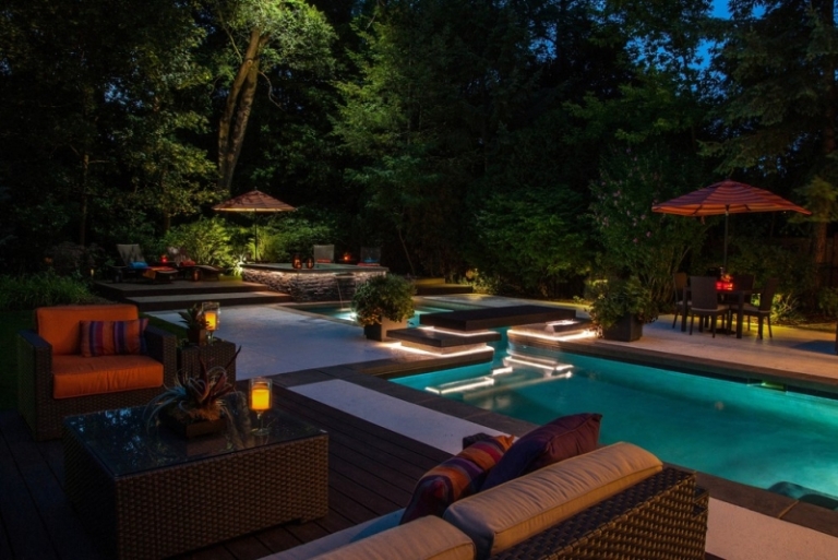 jardin-piscine-moderne-spot-LED-extérieur-rubans-lumineux
