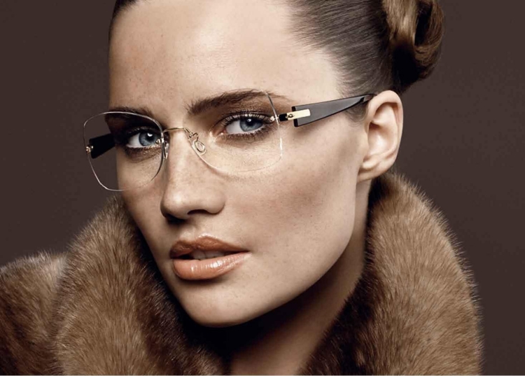 maquillage-lunettes-sans-monture-élégantes-fard-paupières-sable