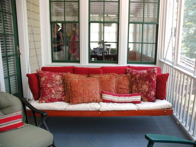 meubles de jardin balancelle-coussins-porche-garde-corps