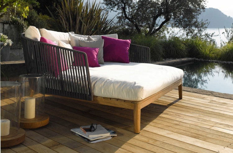 mobilier-de-jardin-lounge-canape-coussins-terrasse-bois-piscine