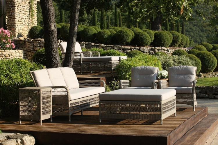 mobilier-de-jardin-lounge--salon-jardin-coussins-confortable-terrasse-bois