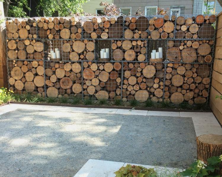 mur-gabion-décoration-jardin-rondelles-bois-bougies mur en gabion