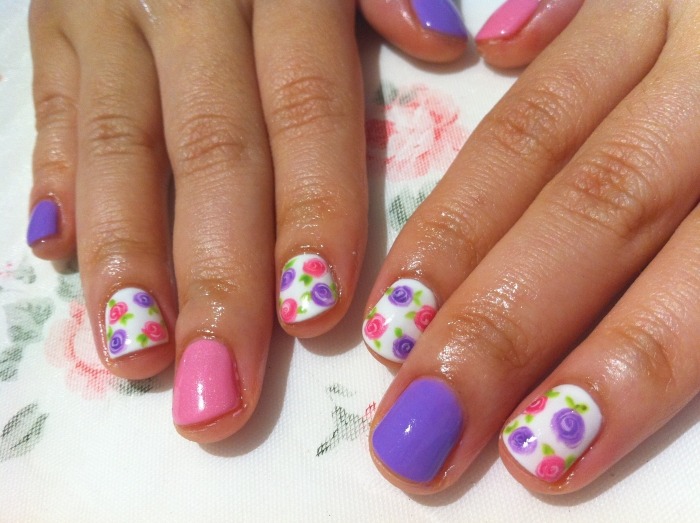 nail-art-facile-printemps-2015-lilas-rose-blanc-roses