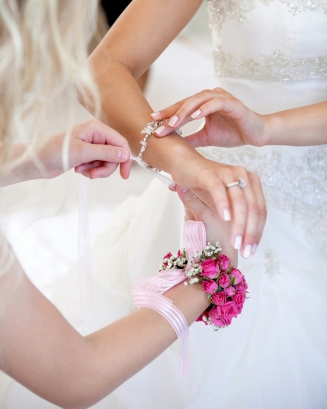 nail-art-mariage-anneau-bouquet-fleurs