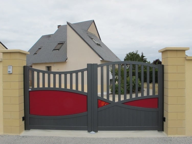 portail-de-jardin-moderne-couleur-grise-rouge