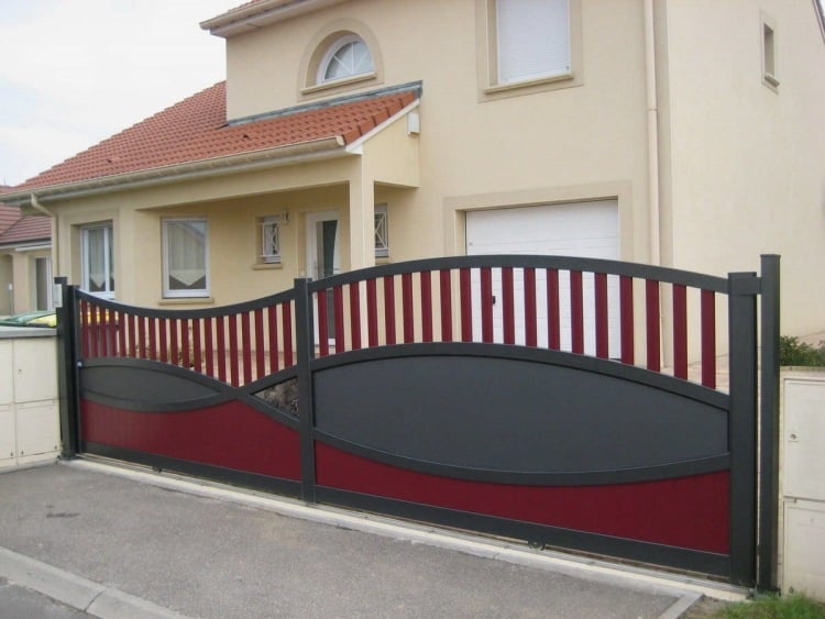portail-de-jardin-moderne-couleur-rouge-grise