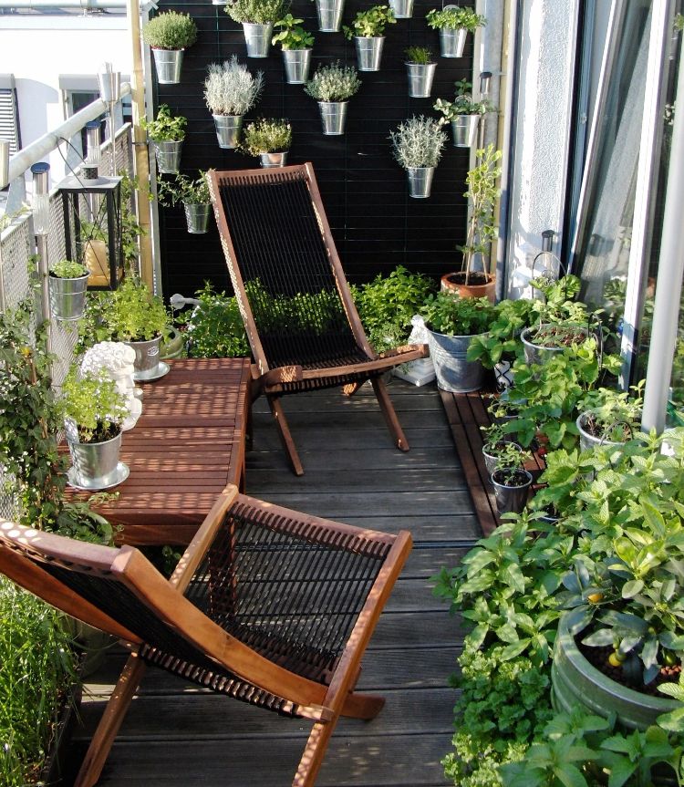 potager-balcon-terrasse-bois-composite-fauteuils-assortis