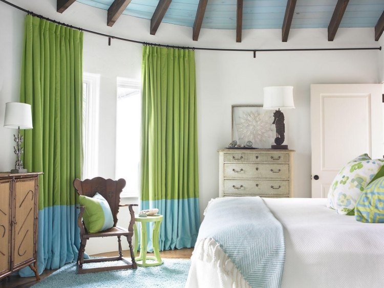 rideaux-occultants-couleur-bleue-vert-chambre-coucher-idees-deco