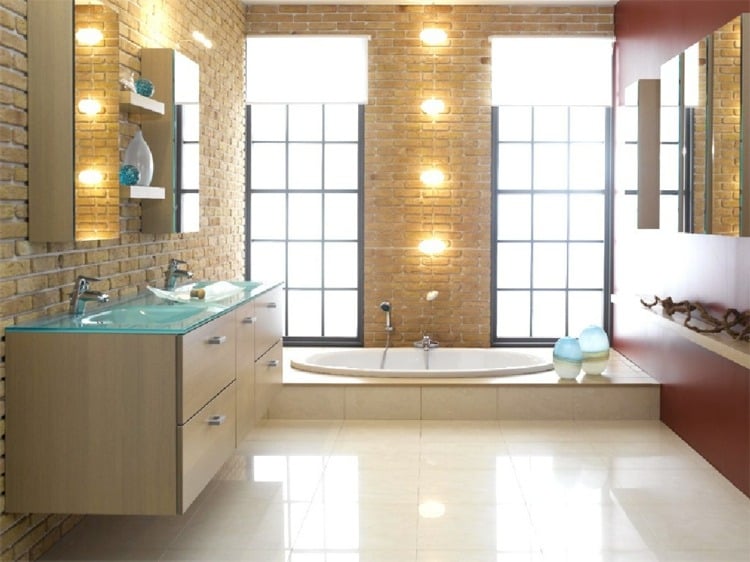 salle-bain-luxe baignoire encastrée-sol-parement-brique