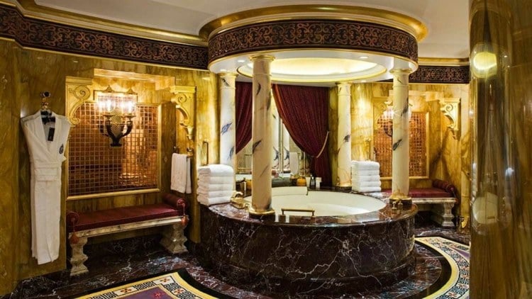 salle de bain de luxe de style oriental baignoire-ronde-déco-opulente