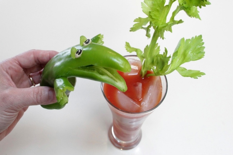 sculpture-fruit-legume-cocktail-bloody-mary-poivron