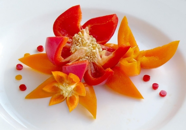 sculpture-fruit-legume-fleurs-poivrons-rouges-orange sculpture sur fruit