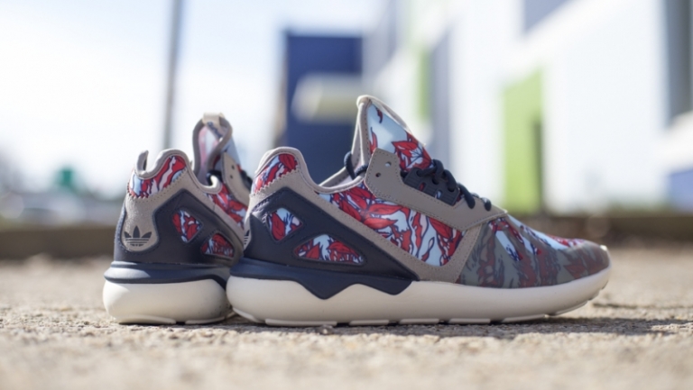 sneakers-homme-adidas-Tubular-motifs-feuilles-rouges